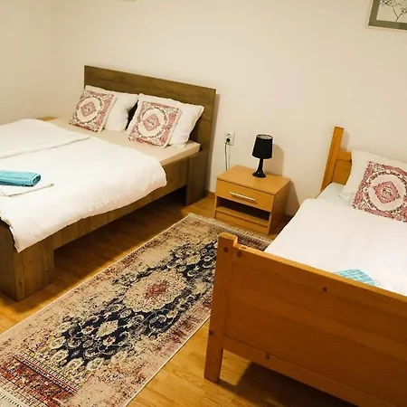 Two-bedroom House With Garden Casa de Férias