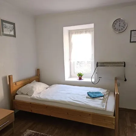 Two-bedroom House With Garden Vakantiehuis Sarajevo