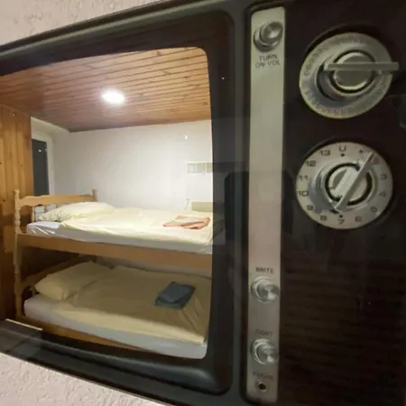 Two-bedroom House With Garden Vakantiehuis *