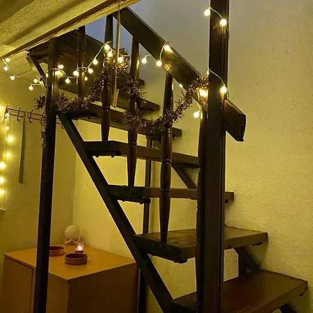 Two-bedroom House With Garden Hébergement de vacances *