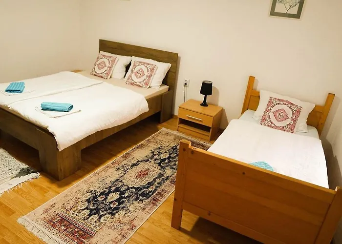 Two-bedroom House With Garden Casa de Férias