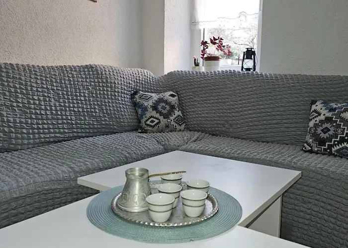 Casa de Férias Two-bedroom House With Garden *